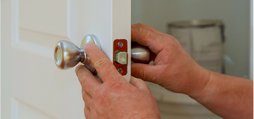AAA Locksmiths For lock Replacement in Castro Valley, California